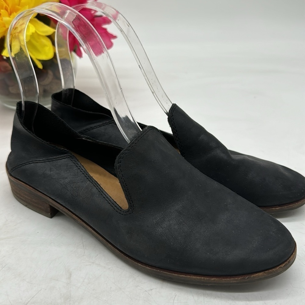 Lucky Brand Black Flat Leather Loafer Size 6.5 BLO4833